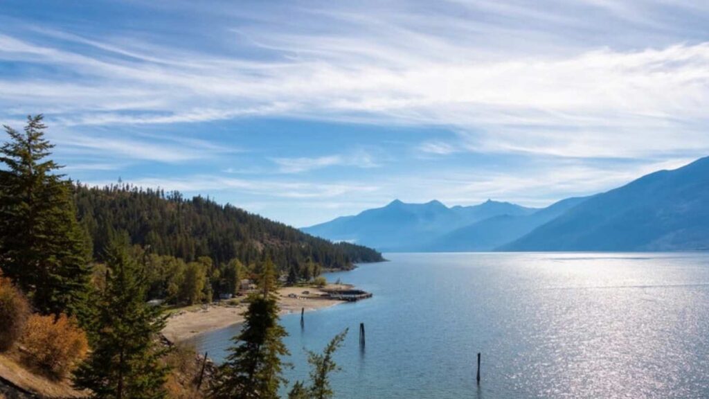 turquoise lake