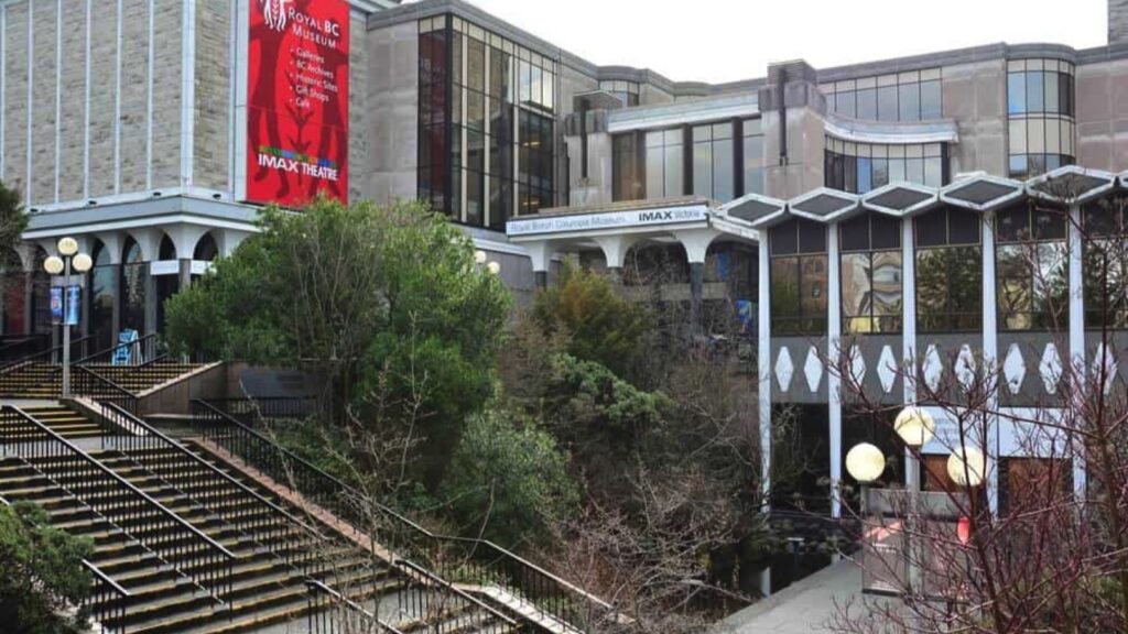 museum building and stairs