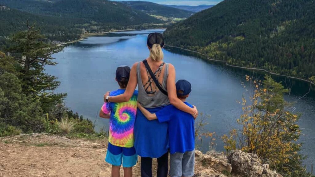 mother-and-sons-at-kamloops-hikes-summit